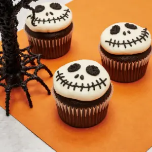 Gruselige Halloween Totenkopf Muffins für Halloween Spaß 2 Gruselige Halloween Totenkopf Muffins für Halloween Spaß