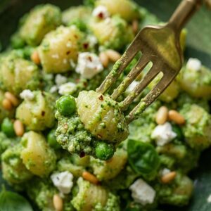 Erbsen-Basilikum-Pasta: Cremiger Genuss für jeden Tag 2 Erbsen-Basilikum-Pasta: Cremiger Genuss für jeden Tag
