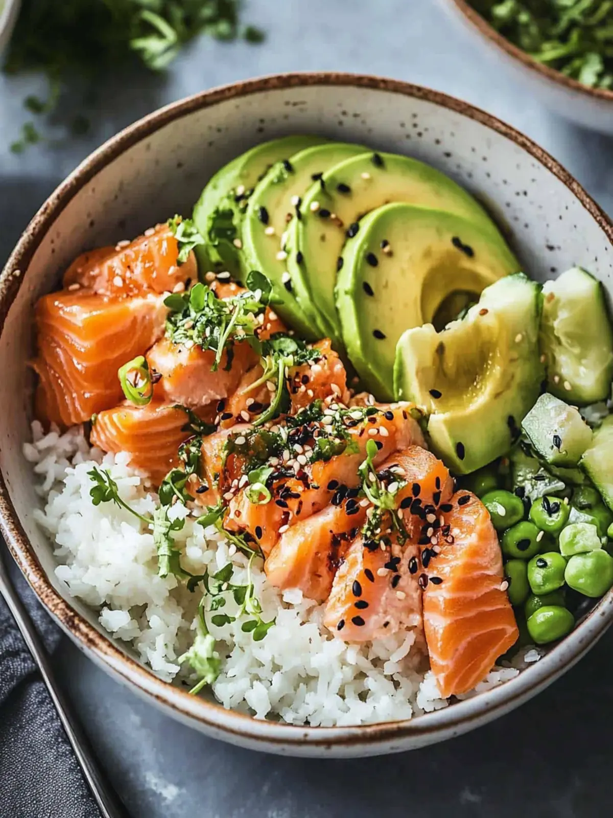 Knusprige Lachs Bowls Reis für einen unvergesslichen Genuss 4 Knusprige Lachs Bowls Reis