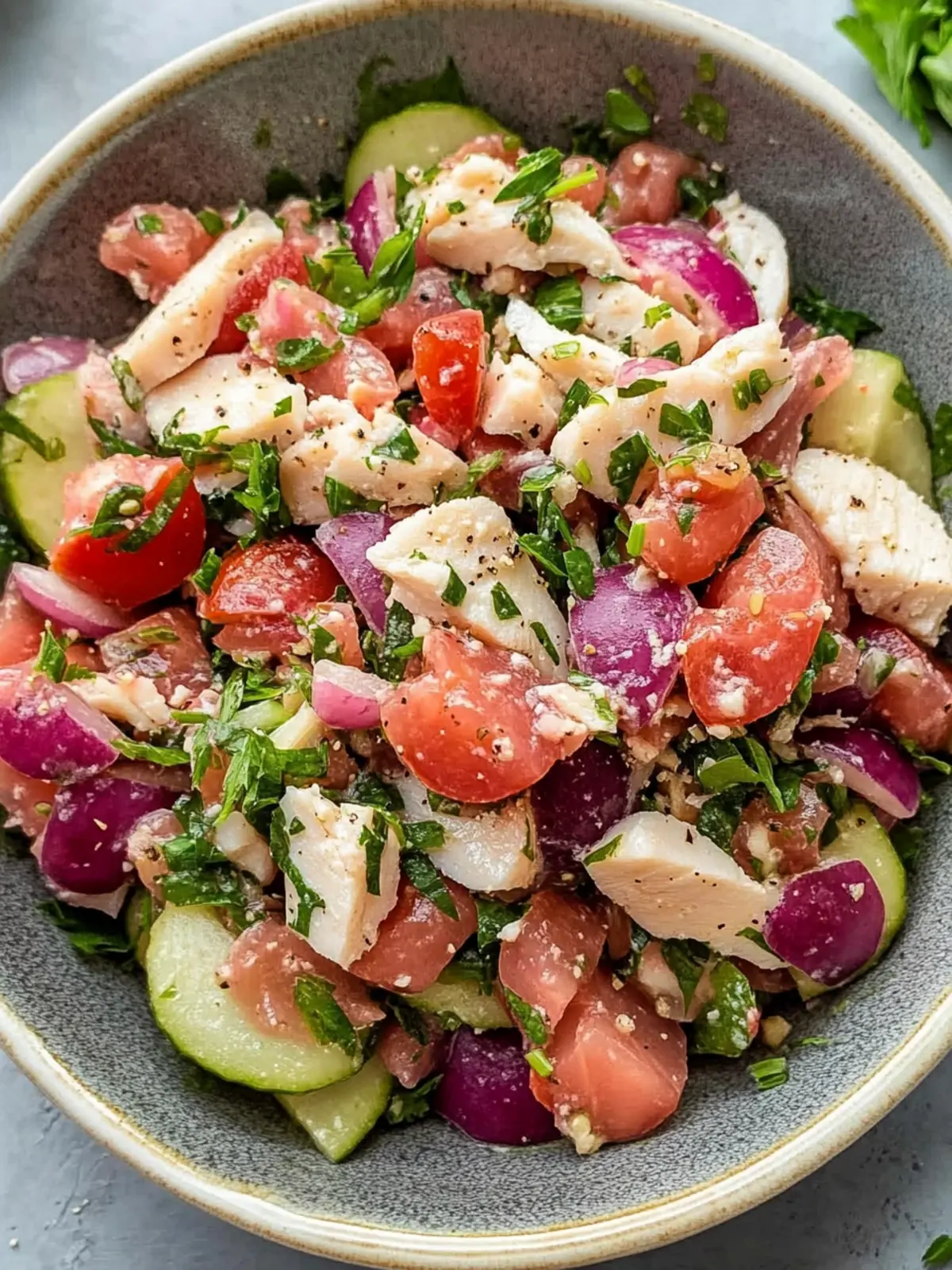 Frischer Thunfischweiße Bohnen Salat mit eingelegten roten Zwiebeln 3 Thunfischweiße Bohnen Salat mit eingelegten roten Zwiebeln