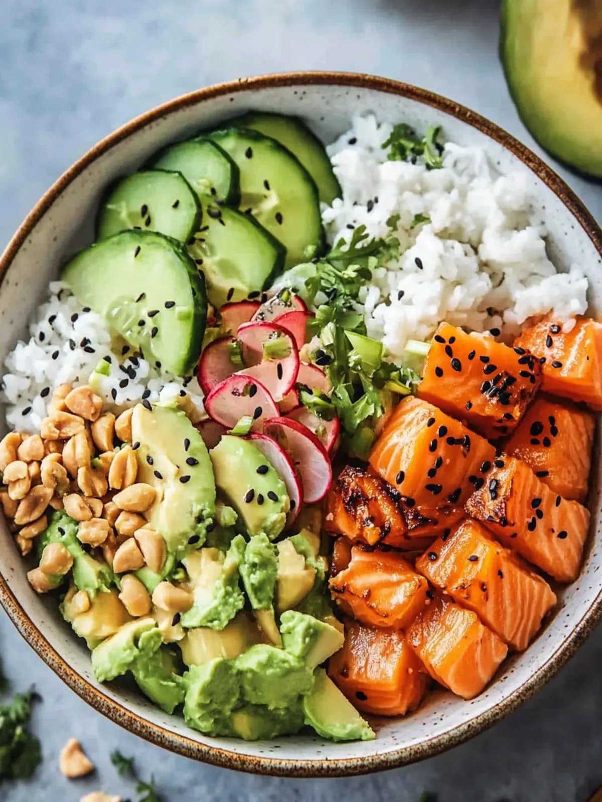 Knusprige Lachs Bowls Reis für einen unvergesslichen Genuss 2 Knusprige Lachs Bowls Reis